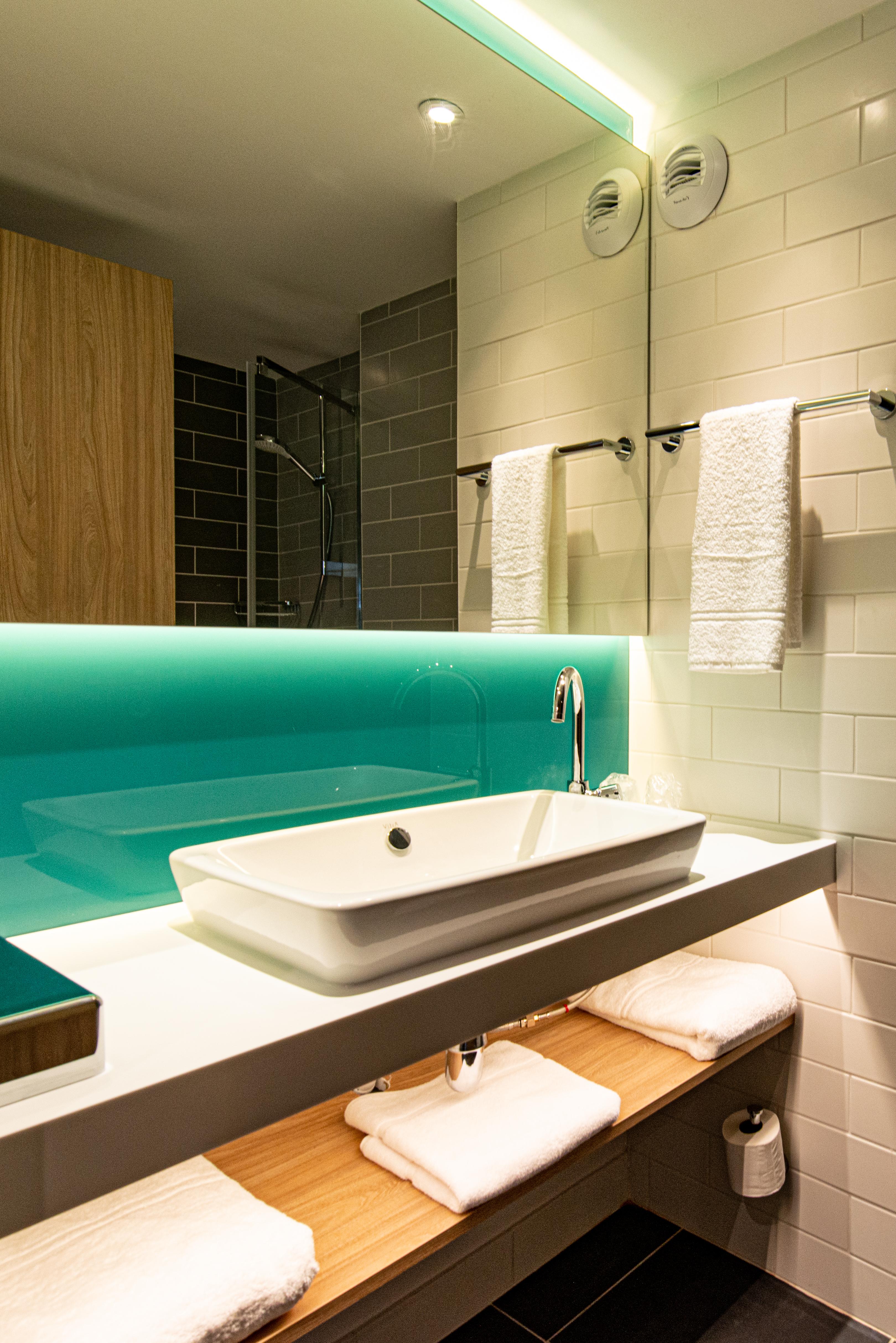 Holiday Inn Express - Bordeaux - Lormont By Ihg Exterior photo