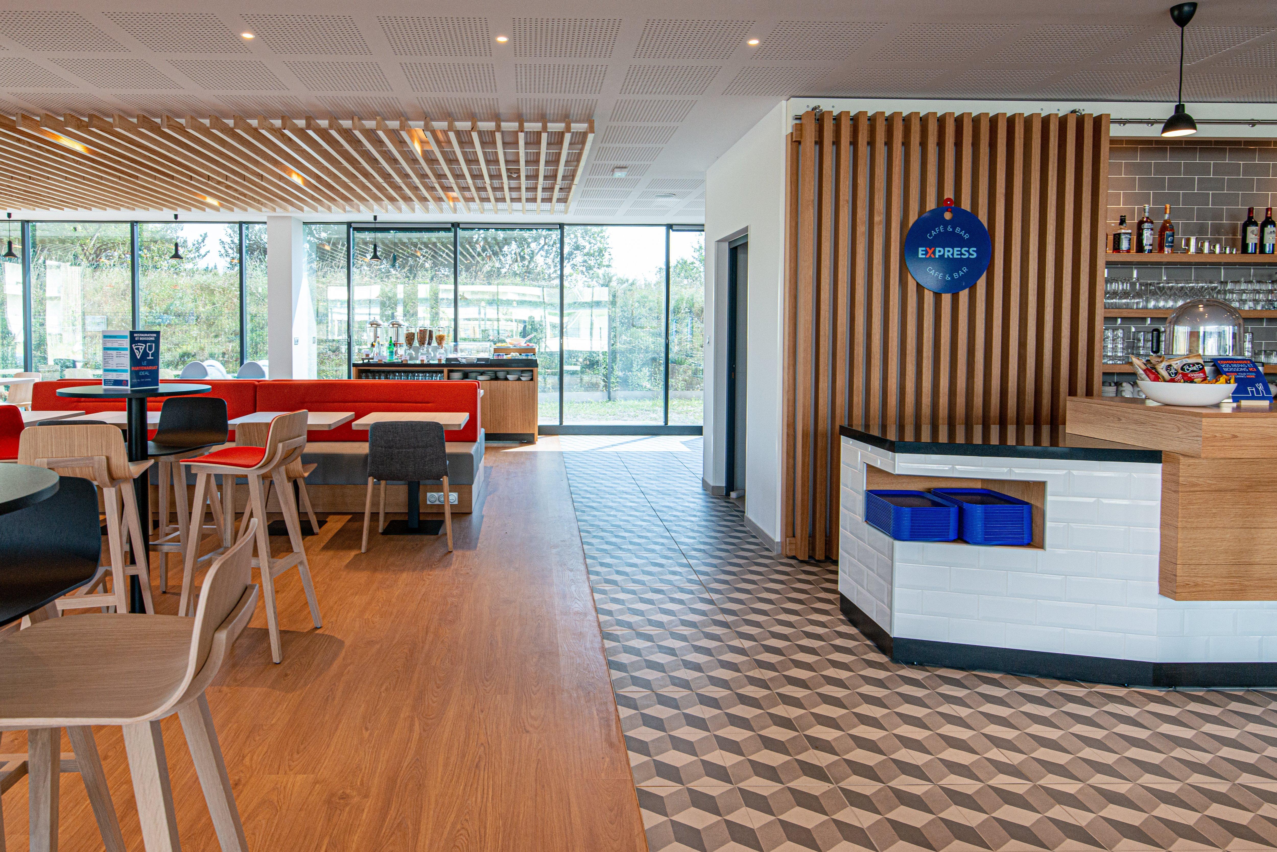 Holiday Inn Express - Bordeaux - Lormont By Ihg Exterior photo